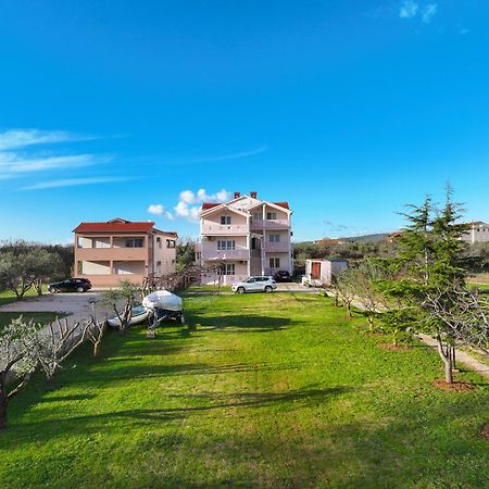 Beachfront Apartments Jermen Sukošan Exteriér fotografie