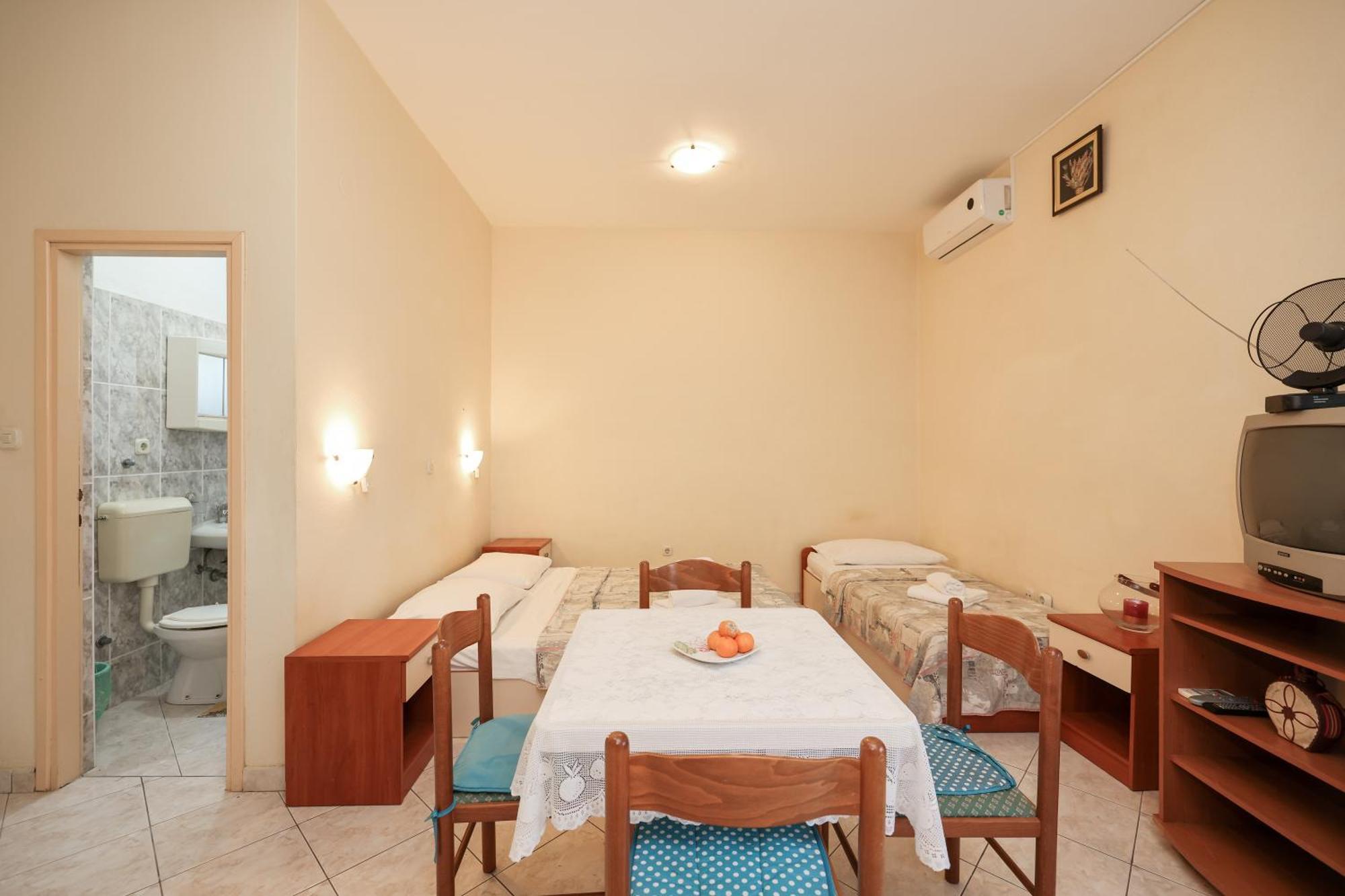 Beachfront Apartments Jermen Sukošan Exteriér fotografie