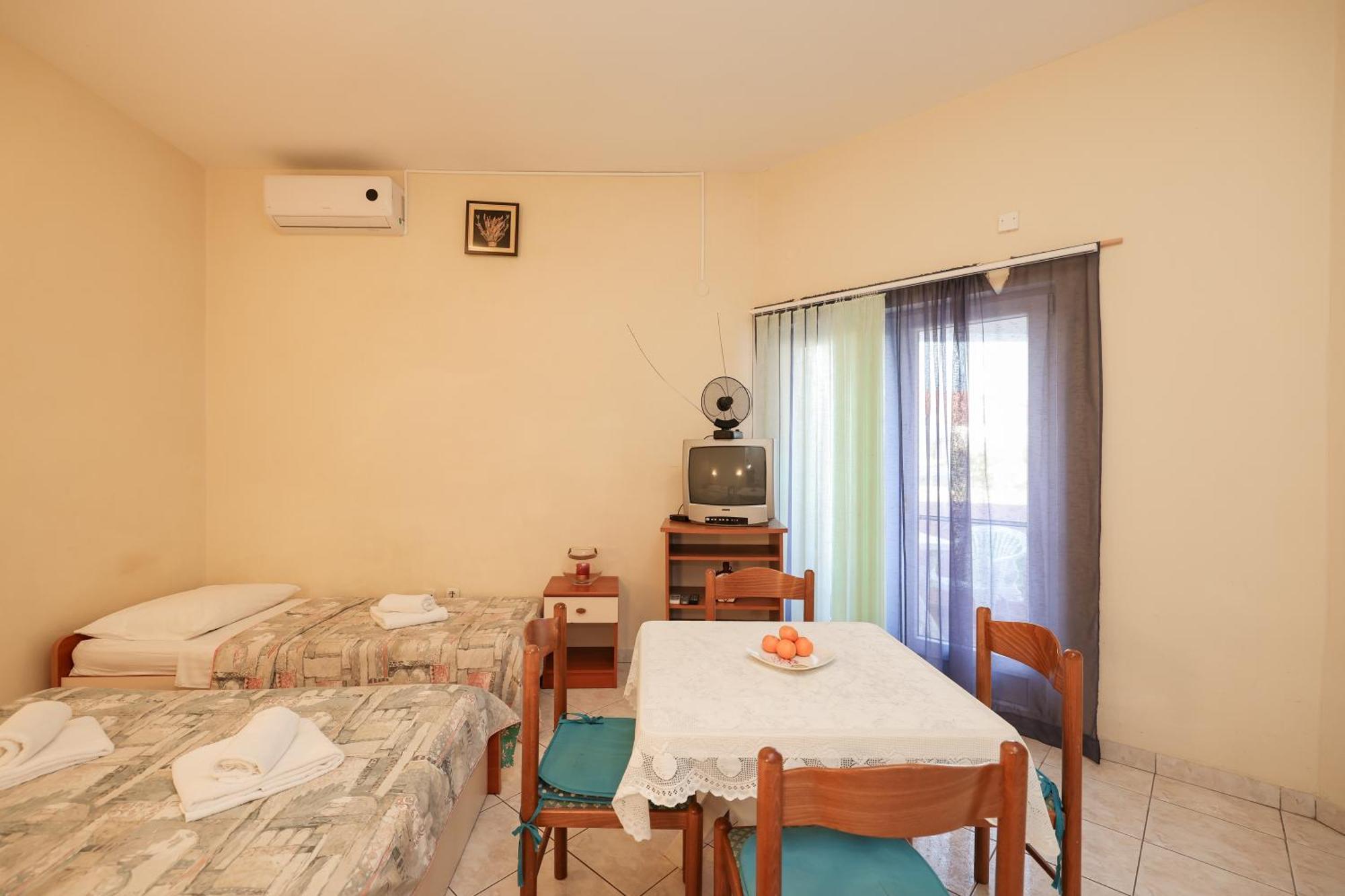 Beachfront Apartments Jermen Sukošan Exteriér fotografie